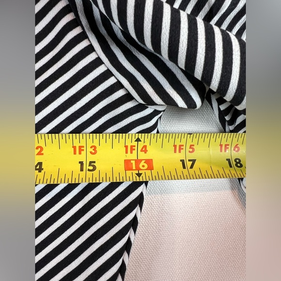 Anthropologie Madison d’Amelie black white stripe blouse size Small slimming - Picture 8 of 10
